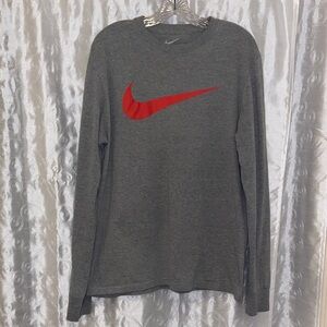 Nike Heather Gray Long Sleeve with Red Swoosh Adult Size Large 🔥 YB2